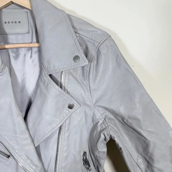 BLANKNYC | LIGHT GREY BIKER FAUX LEATHER JACKET - Picture 6 of 14